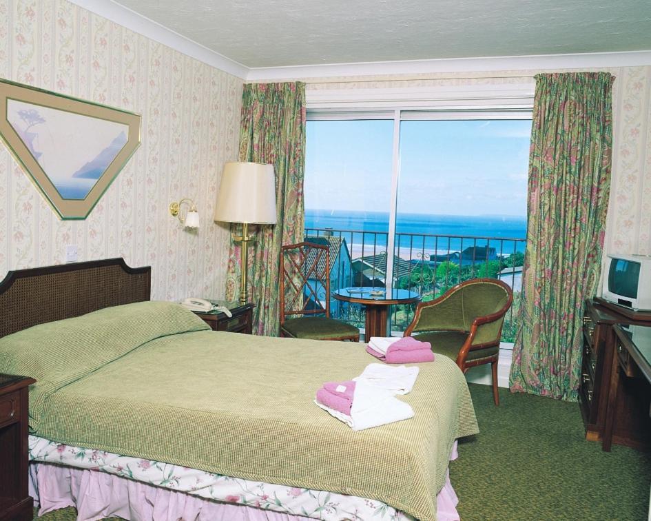 The Royal Hotel Bideford Room photo