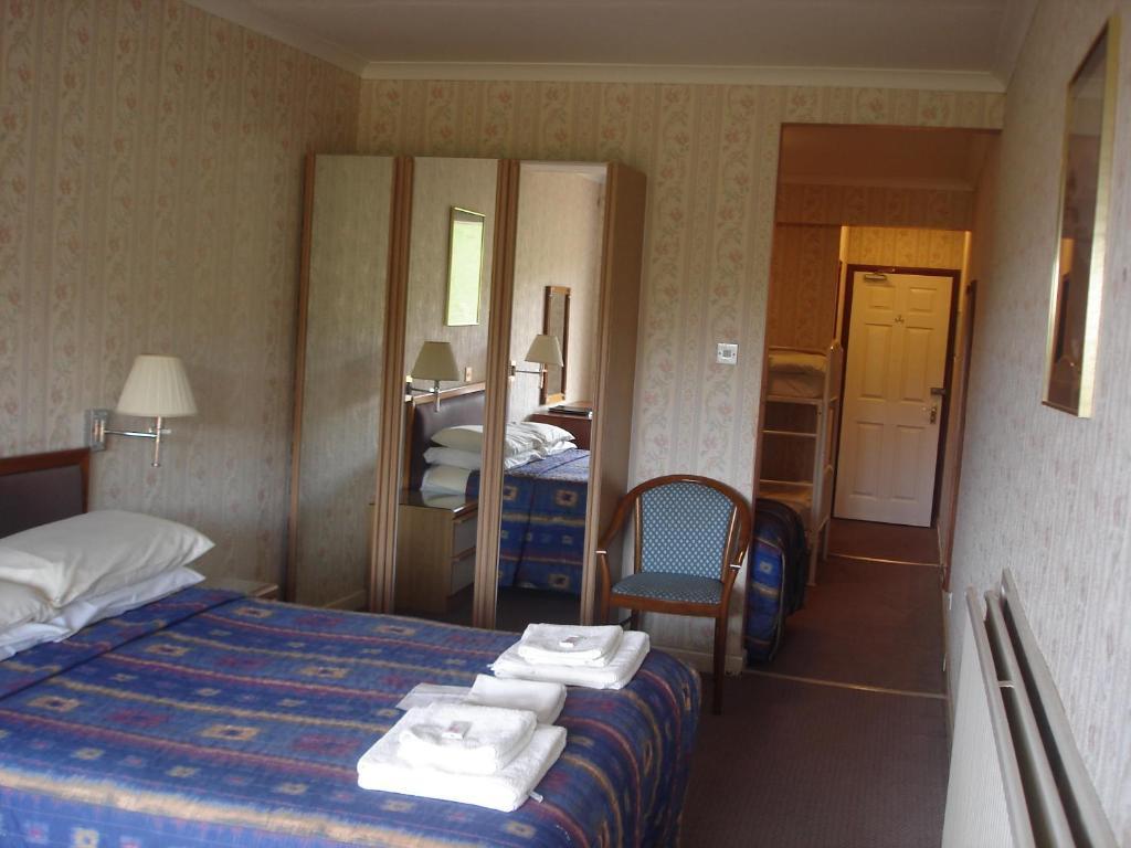 The Royal Hotel Bideford Room photo